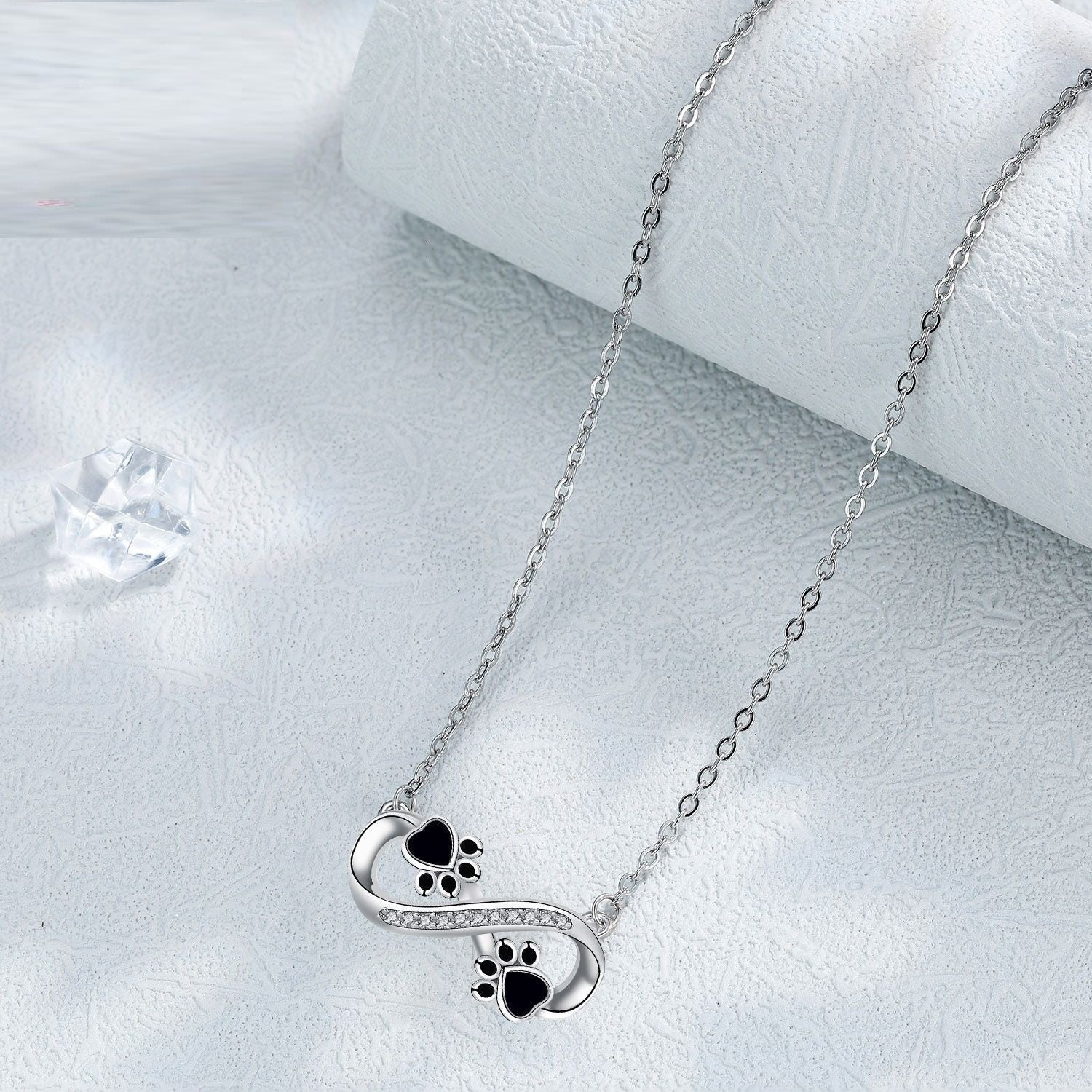 Collar de Huella de Patas Infinita con Zirconia