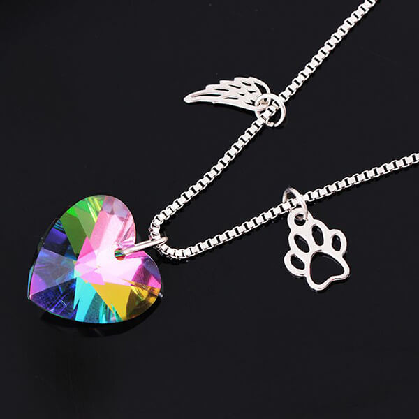 Collar Memorial Arcoíris con Colgante de Corazón