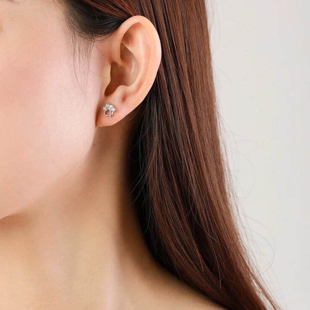 Pendientes de Stud en Forma de Patita en Plata de Ley – Con Zirconias Brillantes