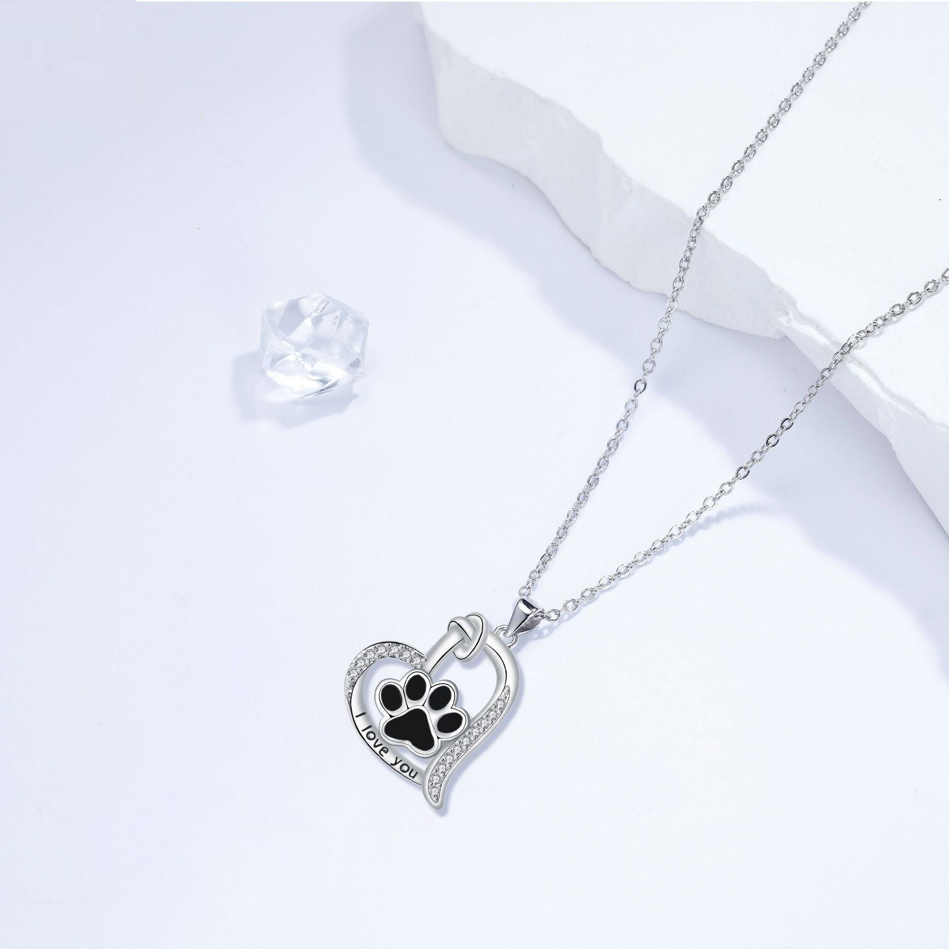 Collar con Colgante de Huella de Perro en Forma de Corazón con Zirconia