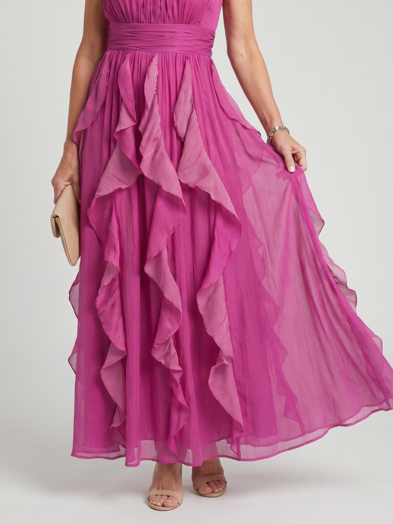 Orea | Vestido Maxi con Cuello Alto y Volantes Acampanados