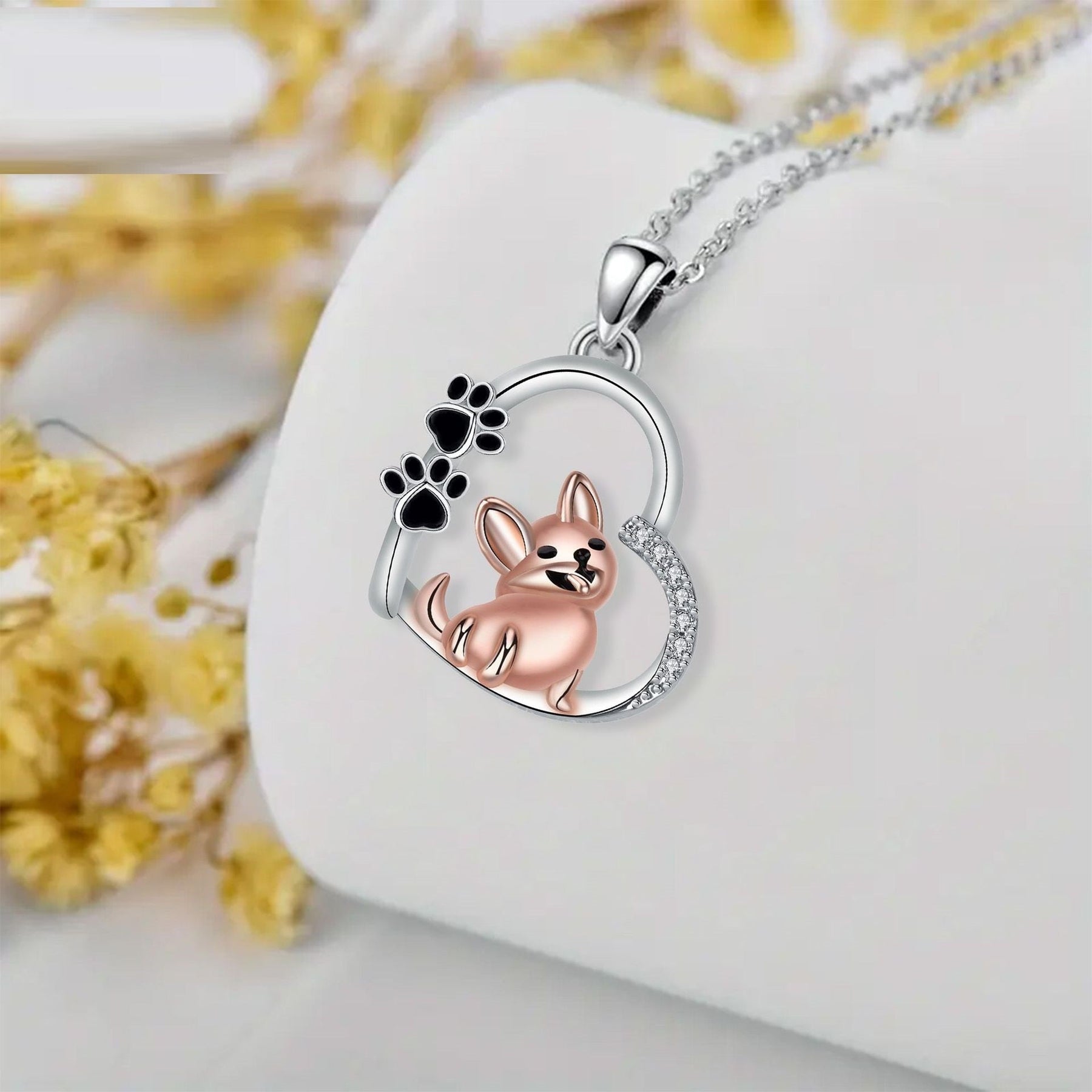 Collar con Colgante de Perro en Forma de Corazón