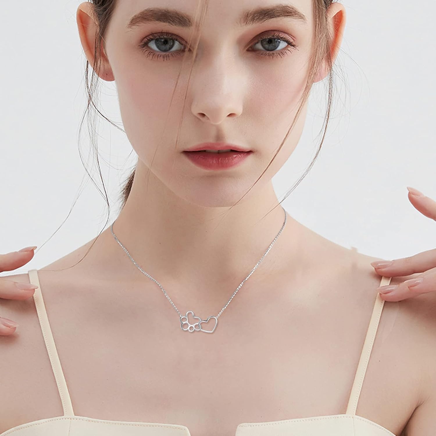 Collar de Plata Esterlina con Huella de Patas – Colgante de Cristal en Forma de Corazón