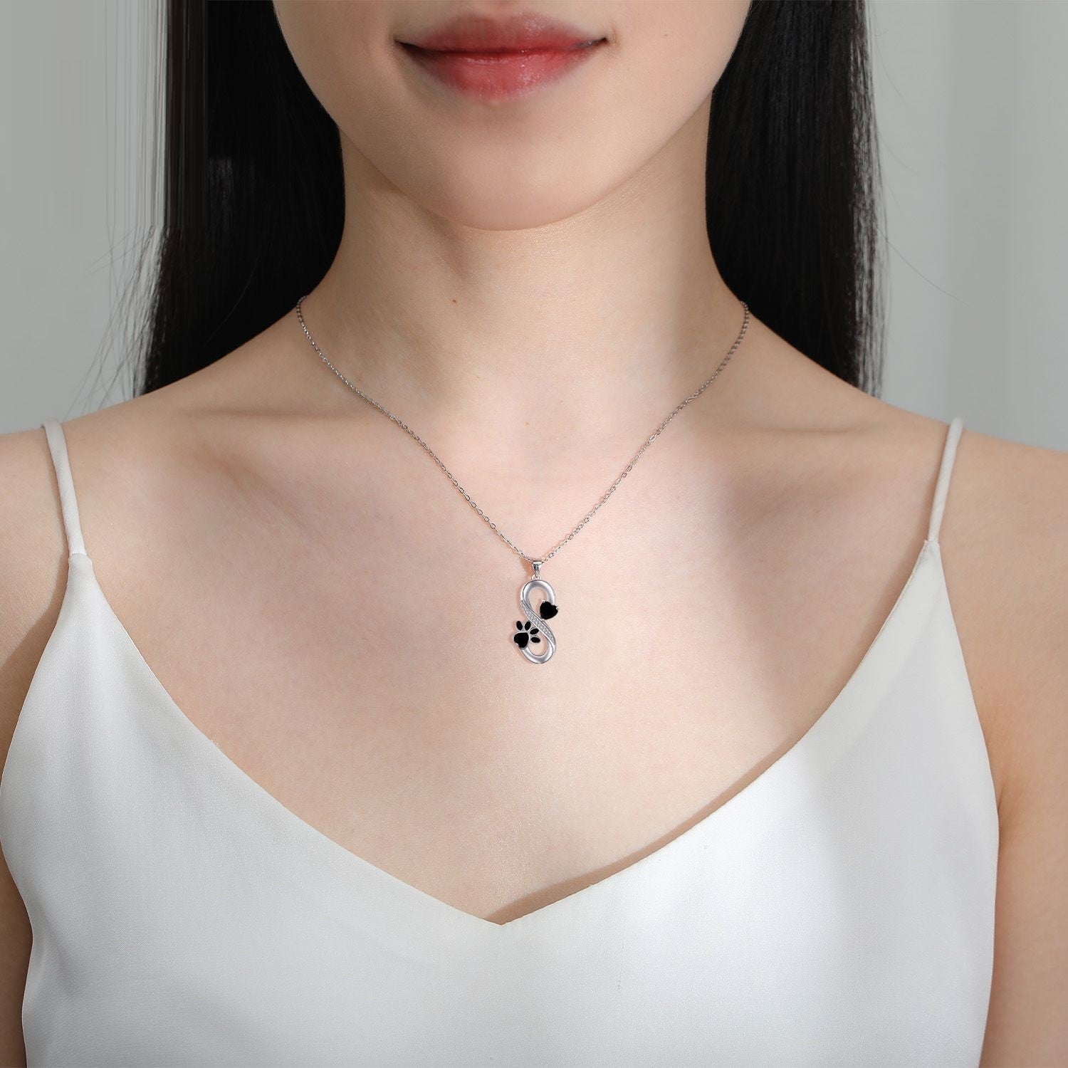 Collar con Símbolo Infinito Corazones Huella
