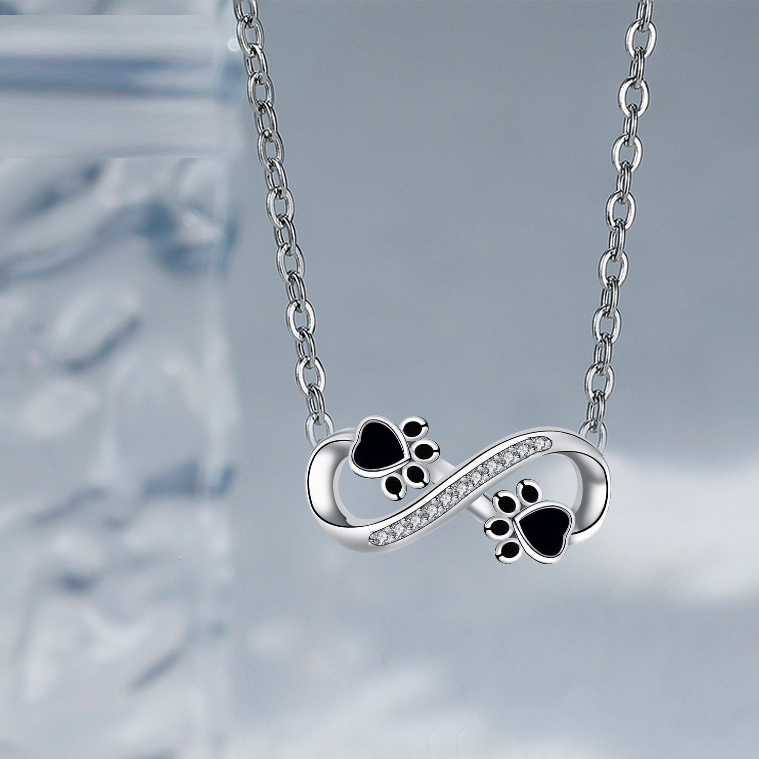 Collar de Huella de Patas Infinita con Zirconia