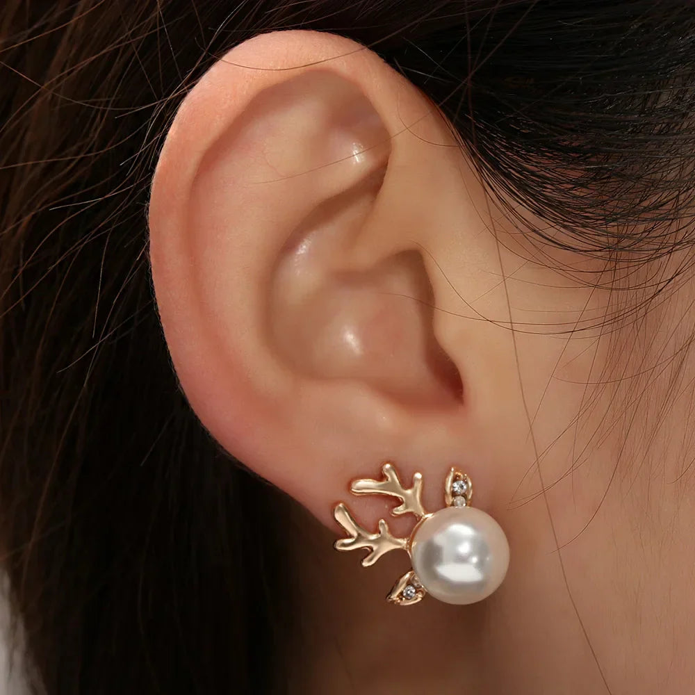 Pendientes de Perlas de Reno Navideño