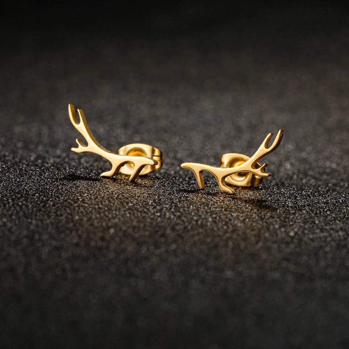 Pendientes de Stud de Cuerno de Ciervo
