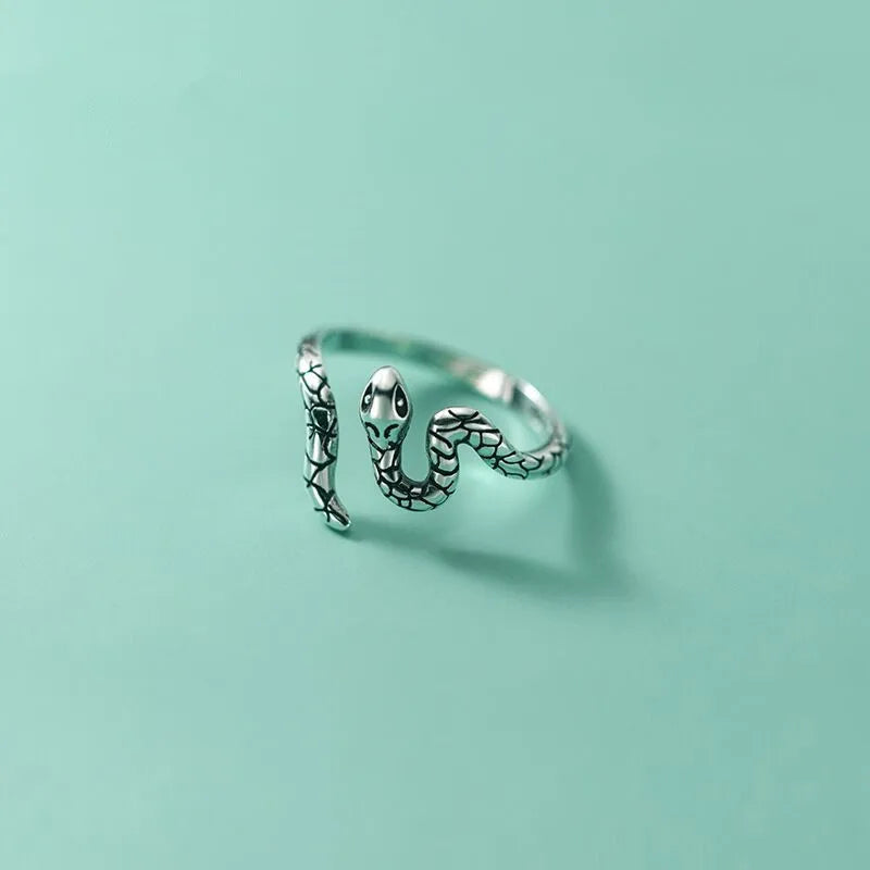Anillo de Serpiente de Plata Esterlina