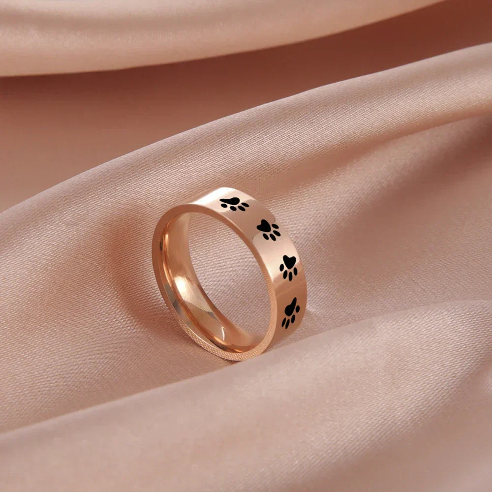 Anillo de Huella de Patas Hecho a Mano en Acero Inoxidable