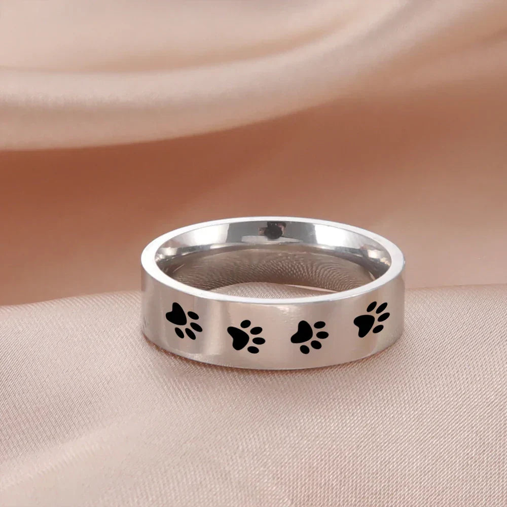 Anillo de Huella de Patas Hecho a Mano en Acero Inoxidable