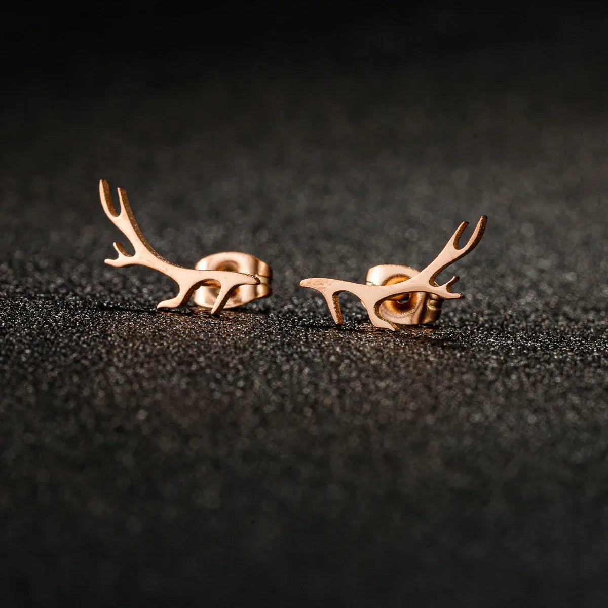 Pendientes de Stud de Cuerno de Ciervo