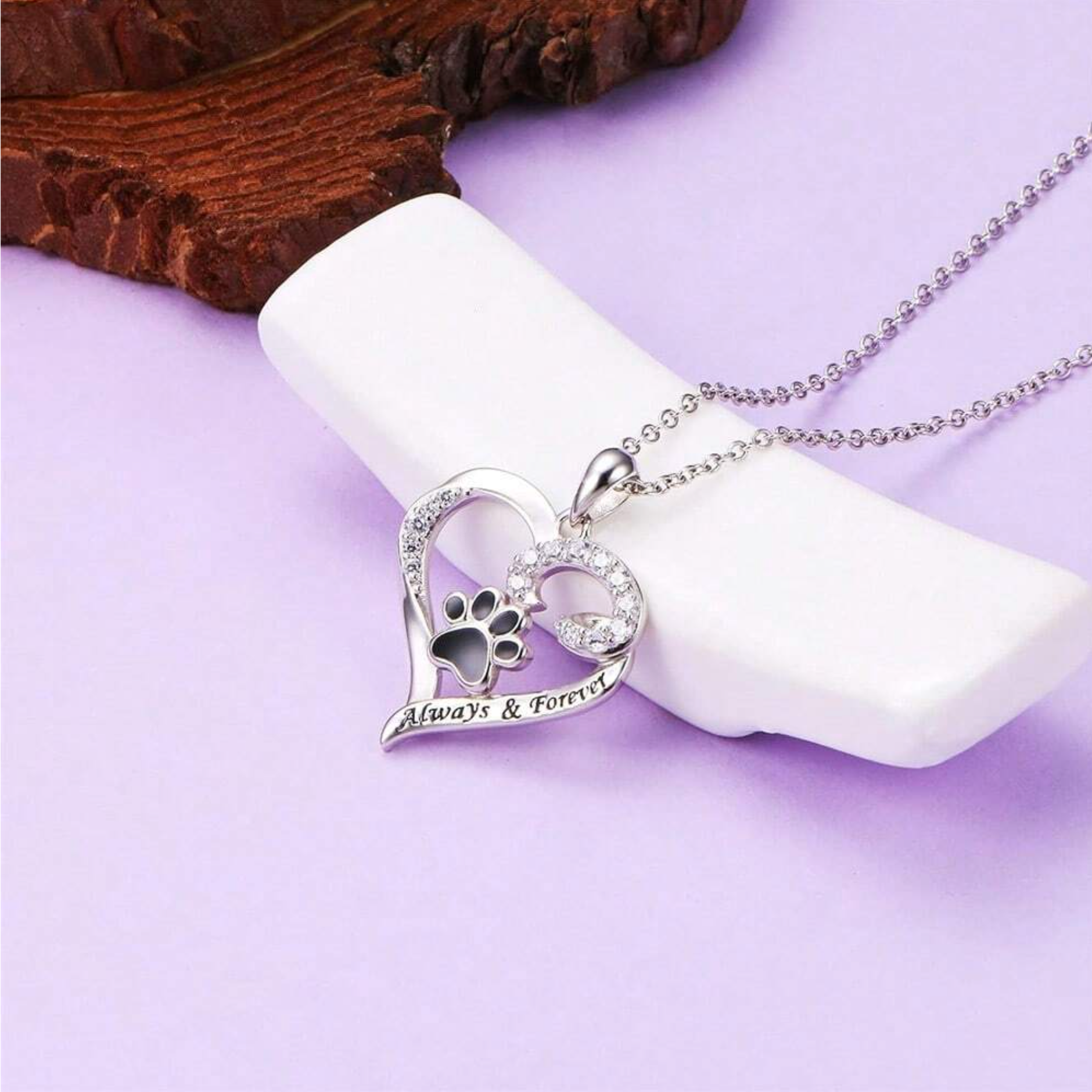 Collar de Huella de Perro – Diseño de Corazón en Acero Inoxidable con Circonitas
