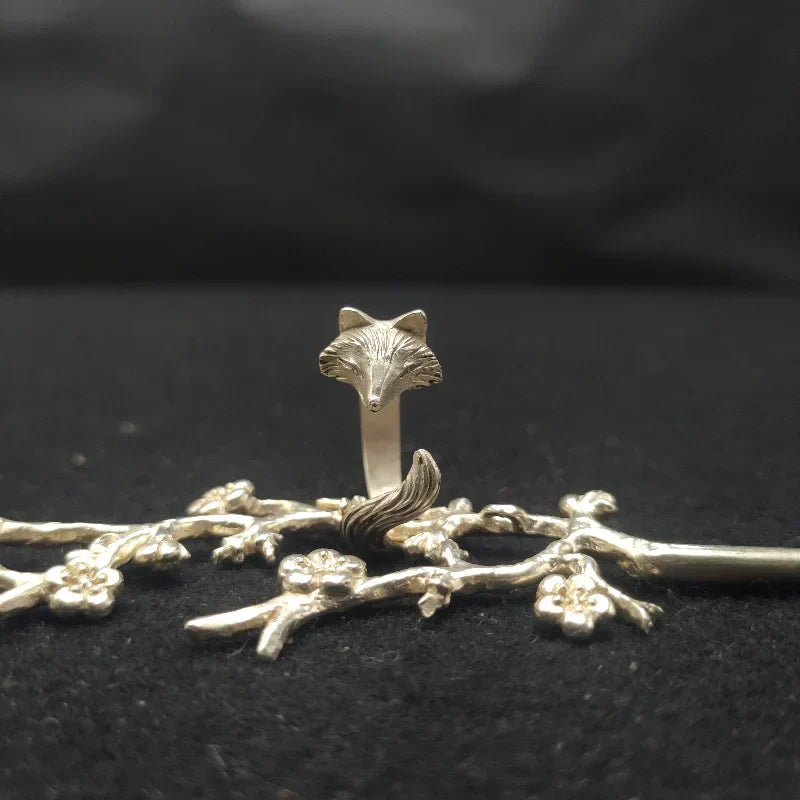 Anillo de Zorro Plateado para Mujeres