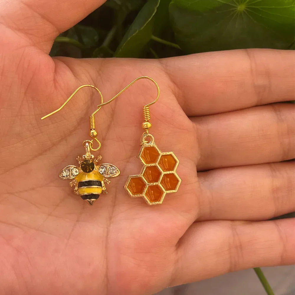 Pendientes de Cristal con Abeja Dorada y Panal