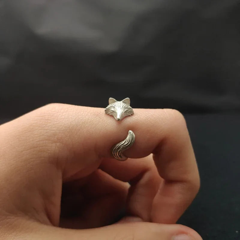 Anillo de Zorro Plateado para Mujeres