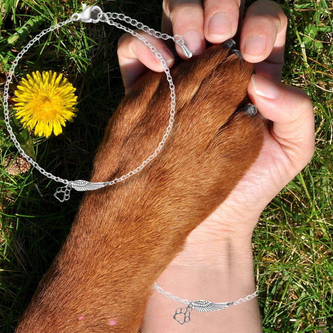 Pulsera Memorial de Plata con Ala de Ángel y Huella de Patita | Hecho a Mano