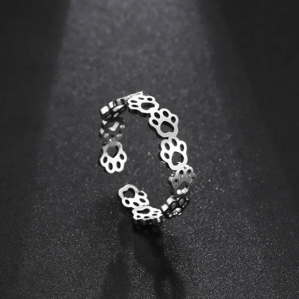 Anillo Ajustable con Huella de Patas – Hecho de Acero Inoxidable