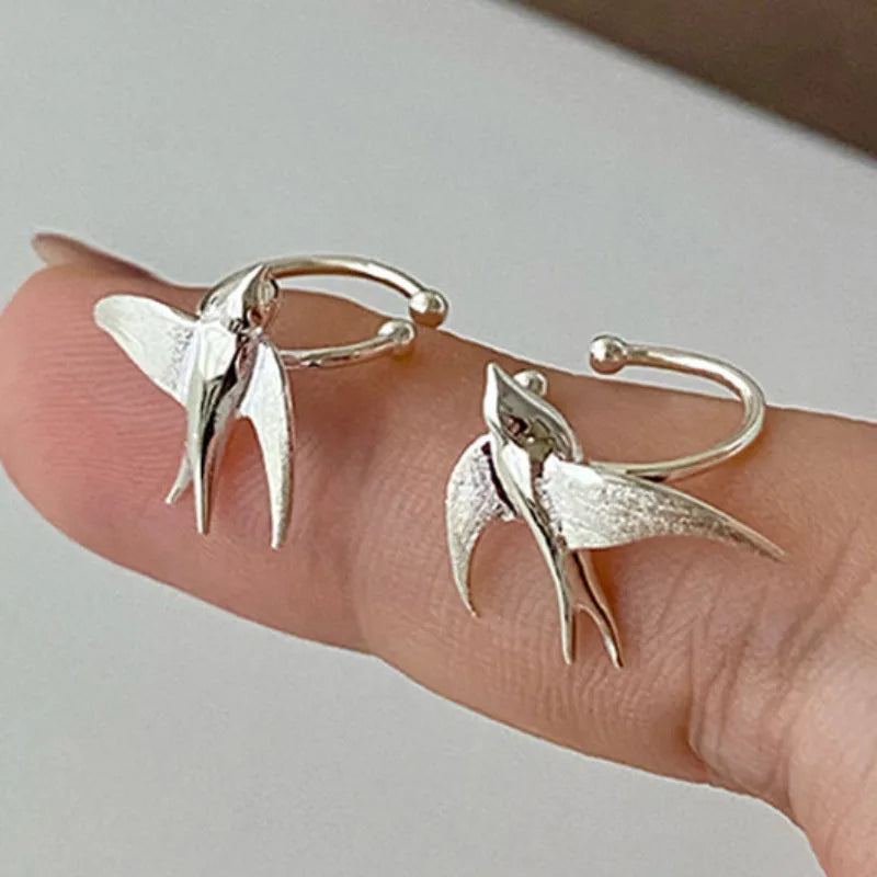 Hermosos Pendientes de Clip en Forma de Golondrina de Plata