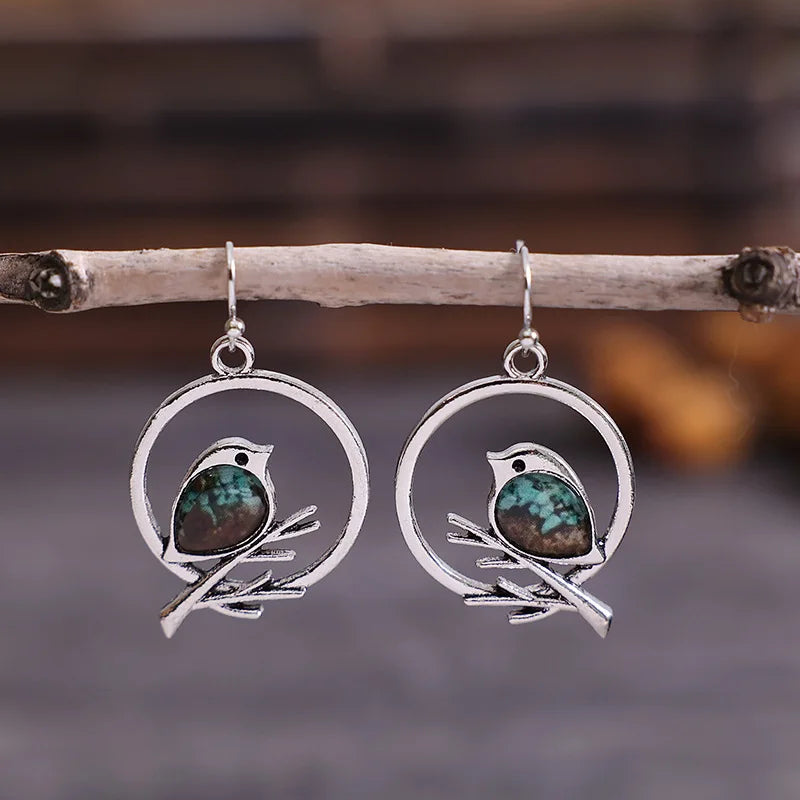 Pendientes Vintage de Pájaro en Rama – Símbolo de Libertad y Serenidad