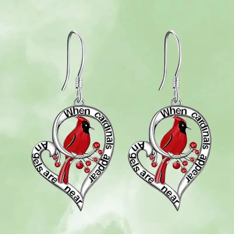 Pendientes Conmemorativos de Cardenales – “Cuando Aparecen los Cardenales, los Ángeles Están Cerca” Diseño de Corazón