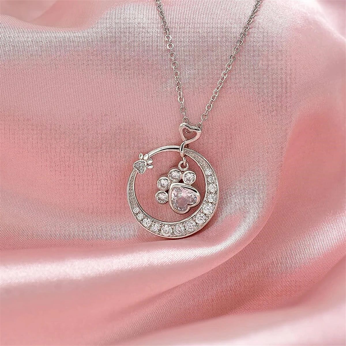 Collar de Huella de Patita Bonita en Plata de Ley 925 con Circonitas