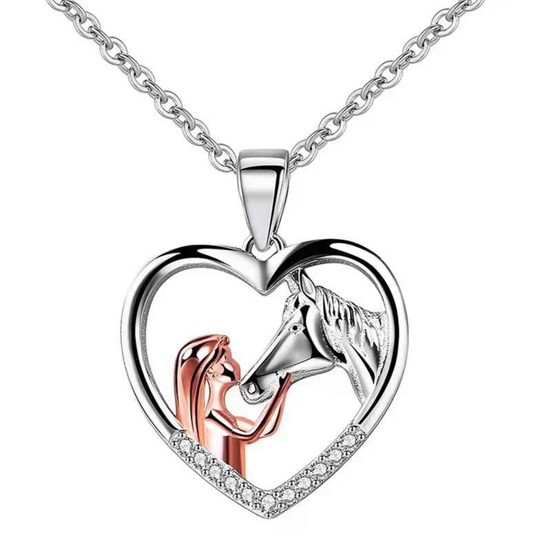Hermosa Collar de Corazón de Circonita con Niña y Caballo