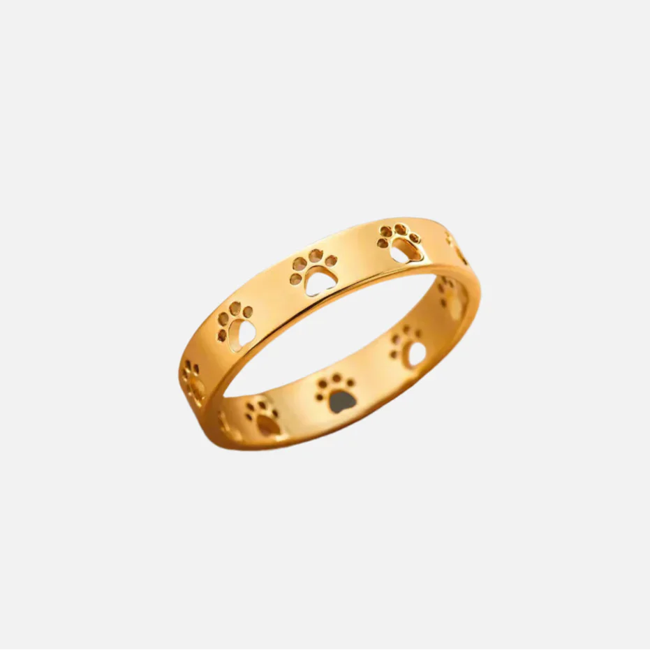 Anillo con Huella de Patas en Tono Dorado – Acero Inoxidable