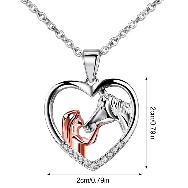 Hermosa Collar de Corazón de Circonita con Niña y Caballo