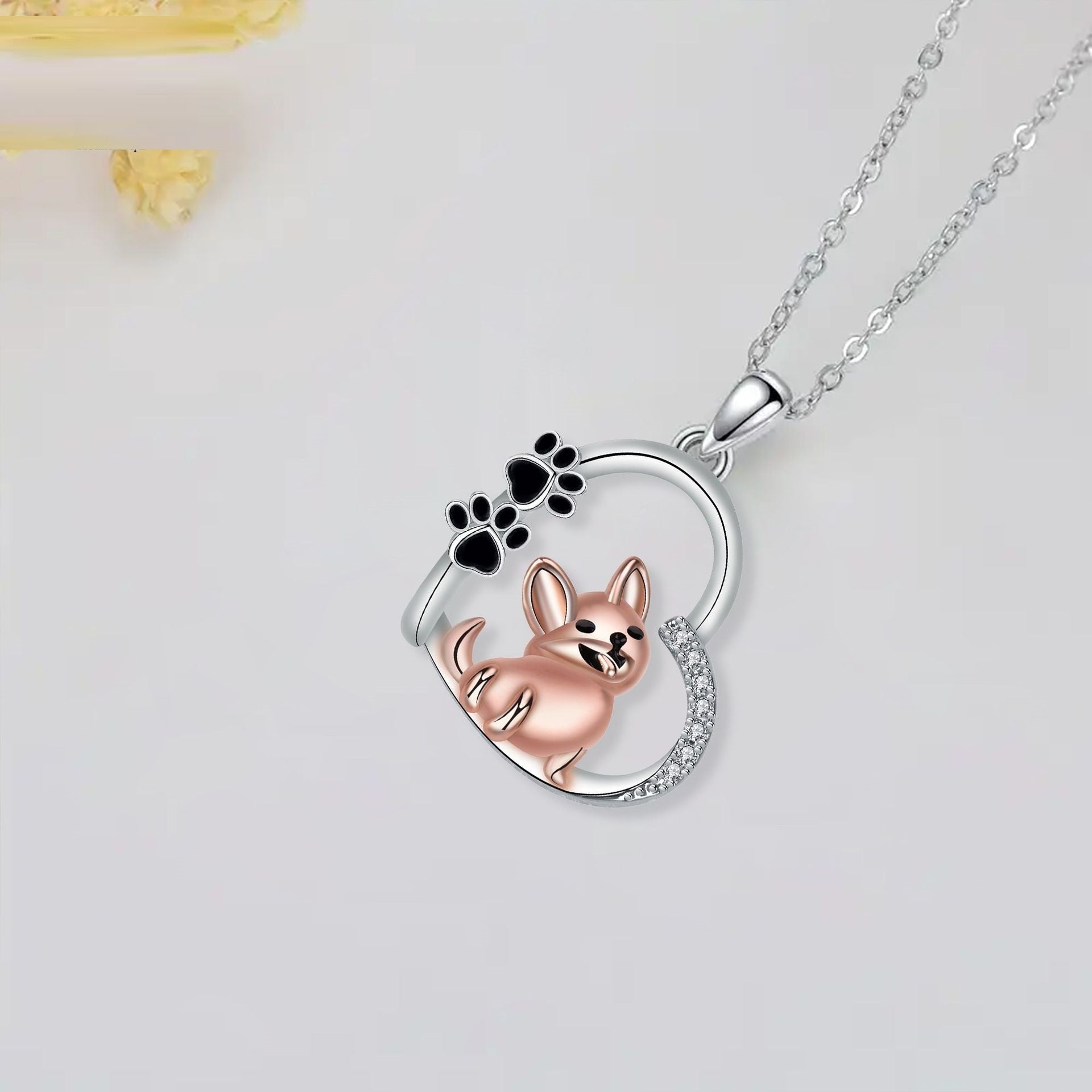 Collar con Colgante de Perro en Forma de Corazón