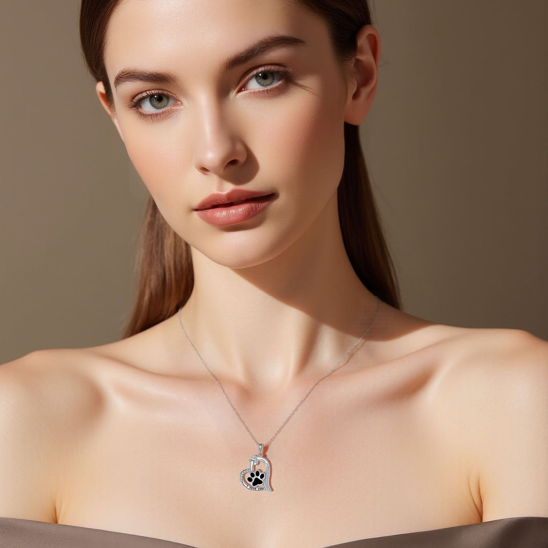 Collar con Colgante de Huella de Perro en Forma de Corazón con Zirconia
