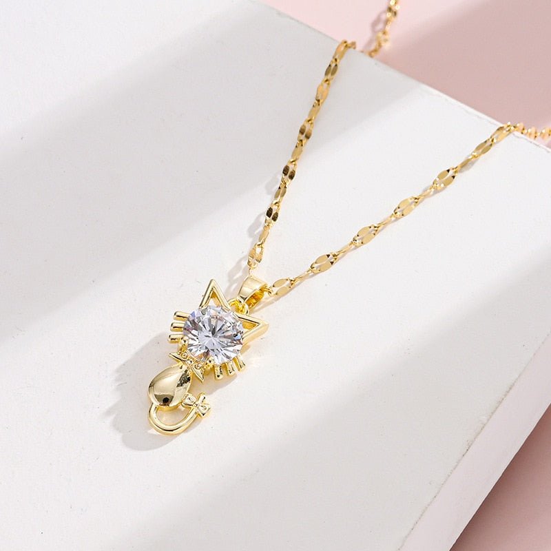 Collar de gato chapado en oro con zirconia