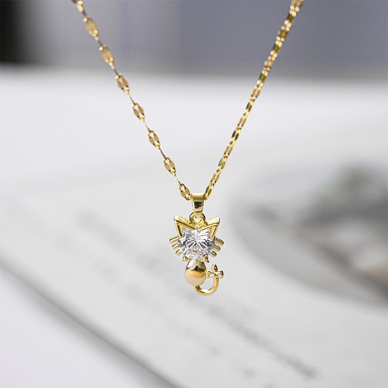 Collar de gato chapado en oro con zirconia