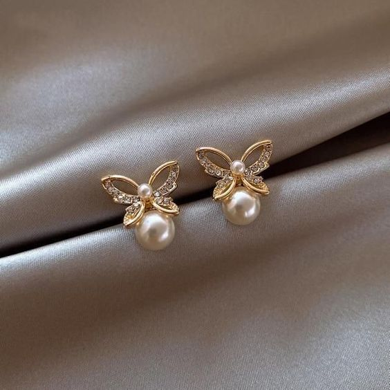Pendientes de Perlas con Mariposa Vintage