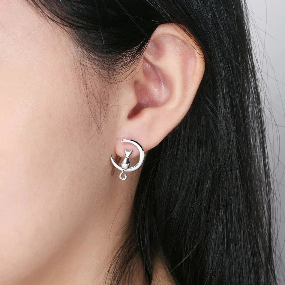 Pendientes de Gato de Plata Esterlina con Diseño de Luna