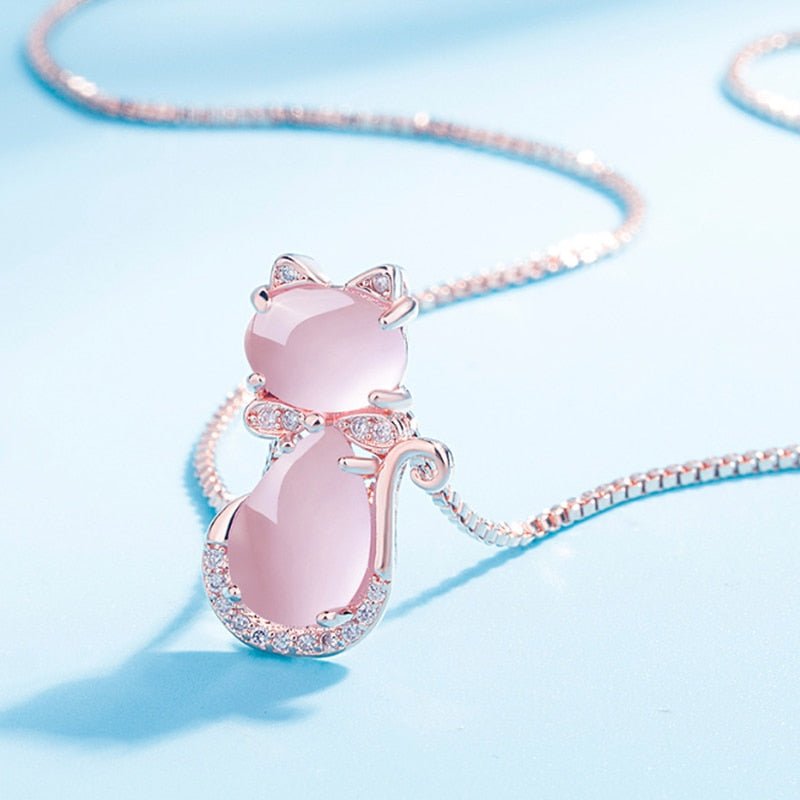Collar de gato encantador con piedra rosa y zirconia