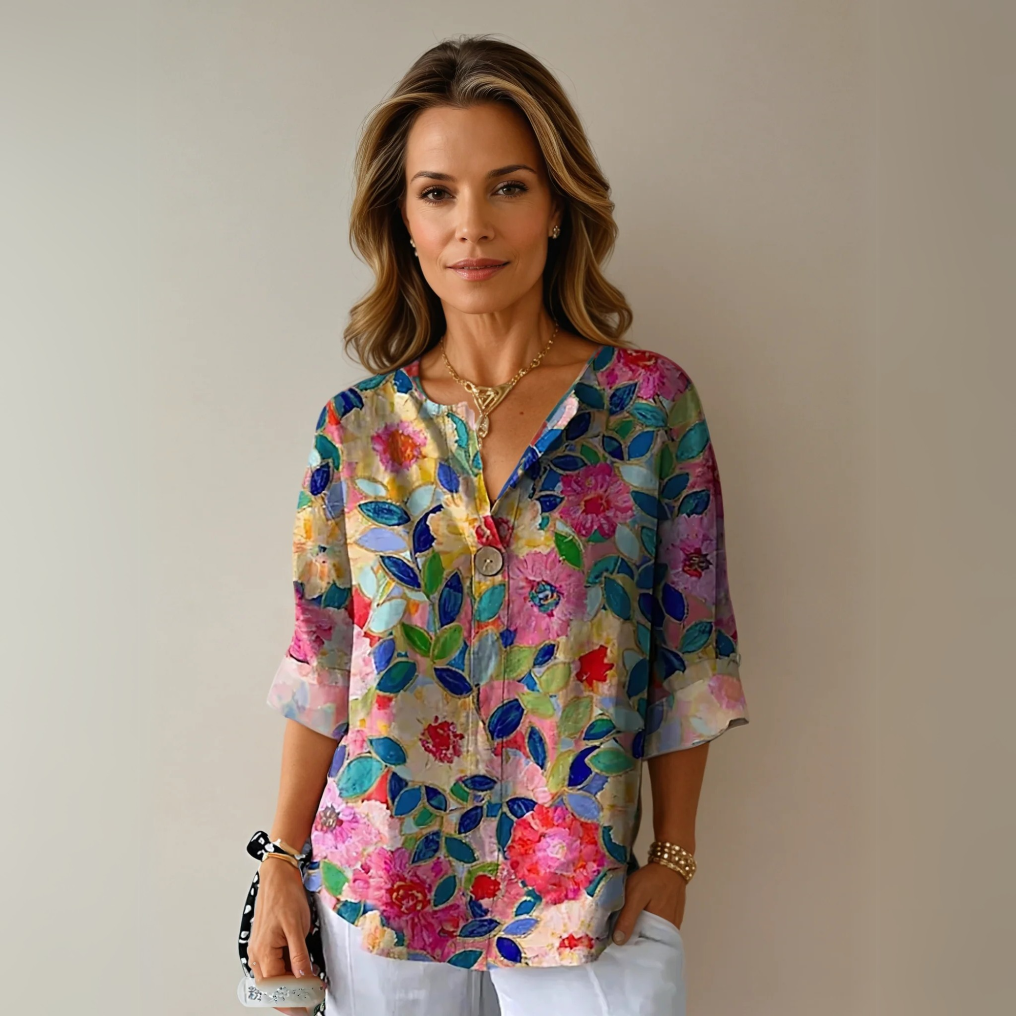 Lucía | Blusa estampada con escote en V